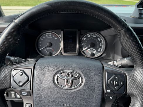 Used 2017 Toyota Tacoma TRD Pro image 14