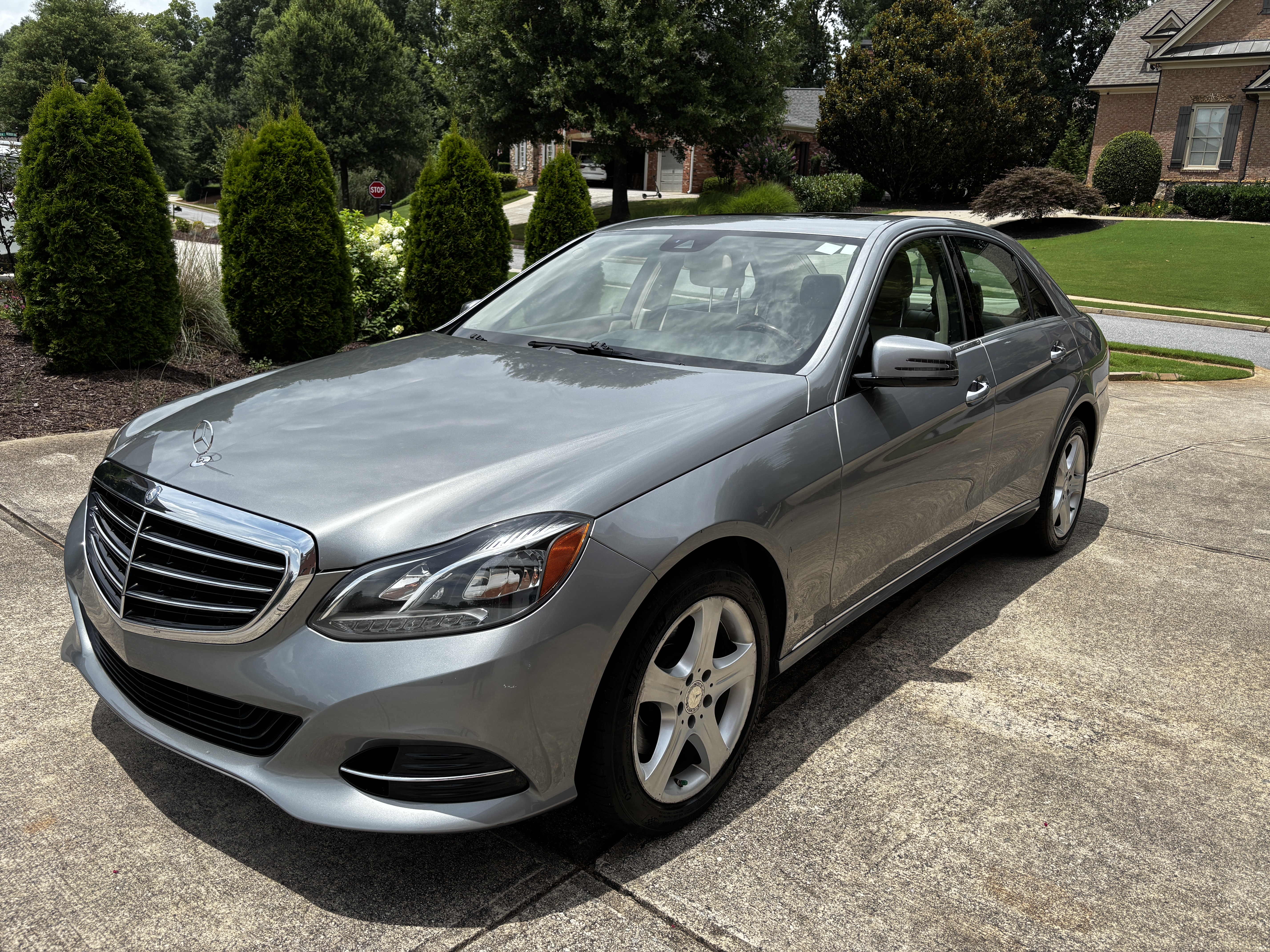 Used 2014 Mercedes-Benz E 350 Sedan image 2