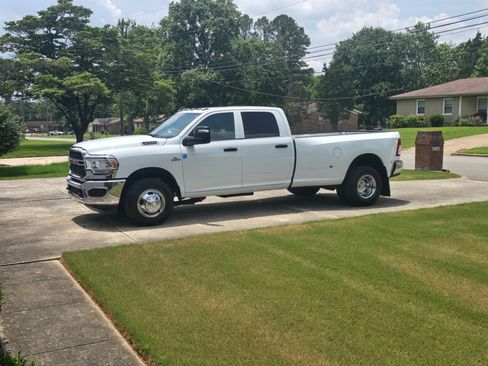 Used 2024 RAM 3500 Tradesman w/ Chrome Appearance Group image 1