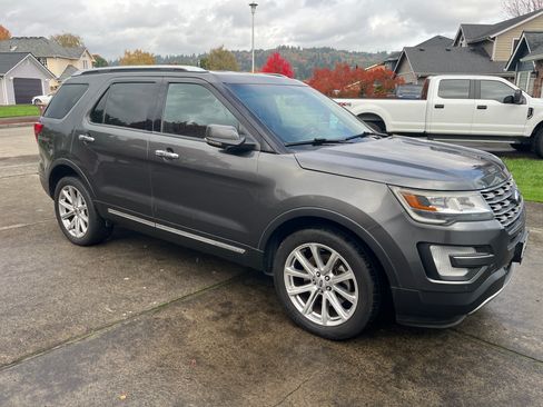 Used 2016 Ford Explorer Limited image 4
