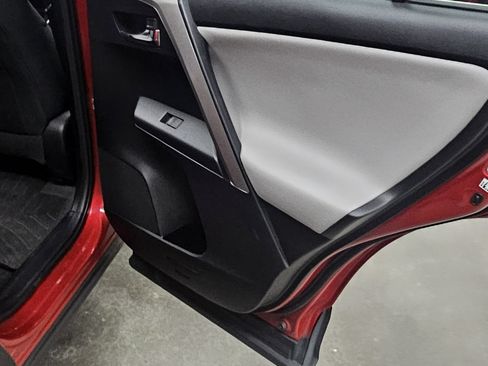 Used 2016 Toyota RAV4 XLE image 24