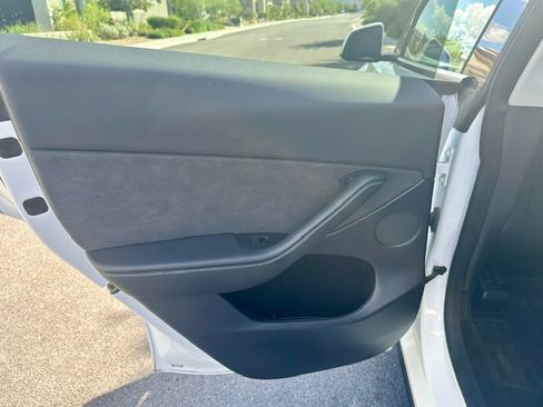 Used 2023 Tesla Model Y AWD image 18