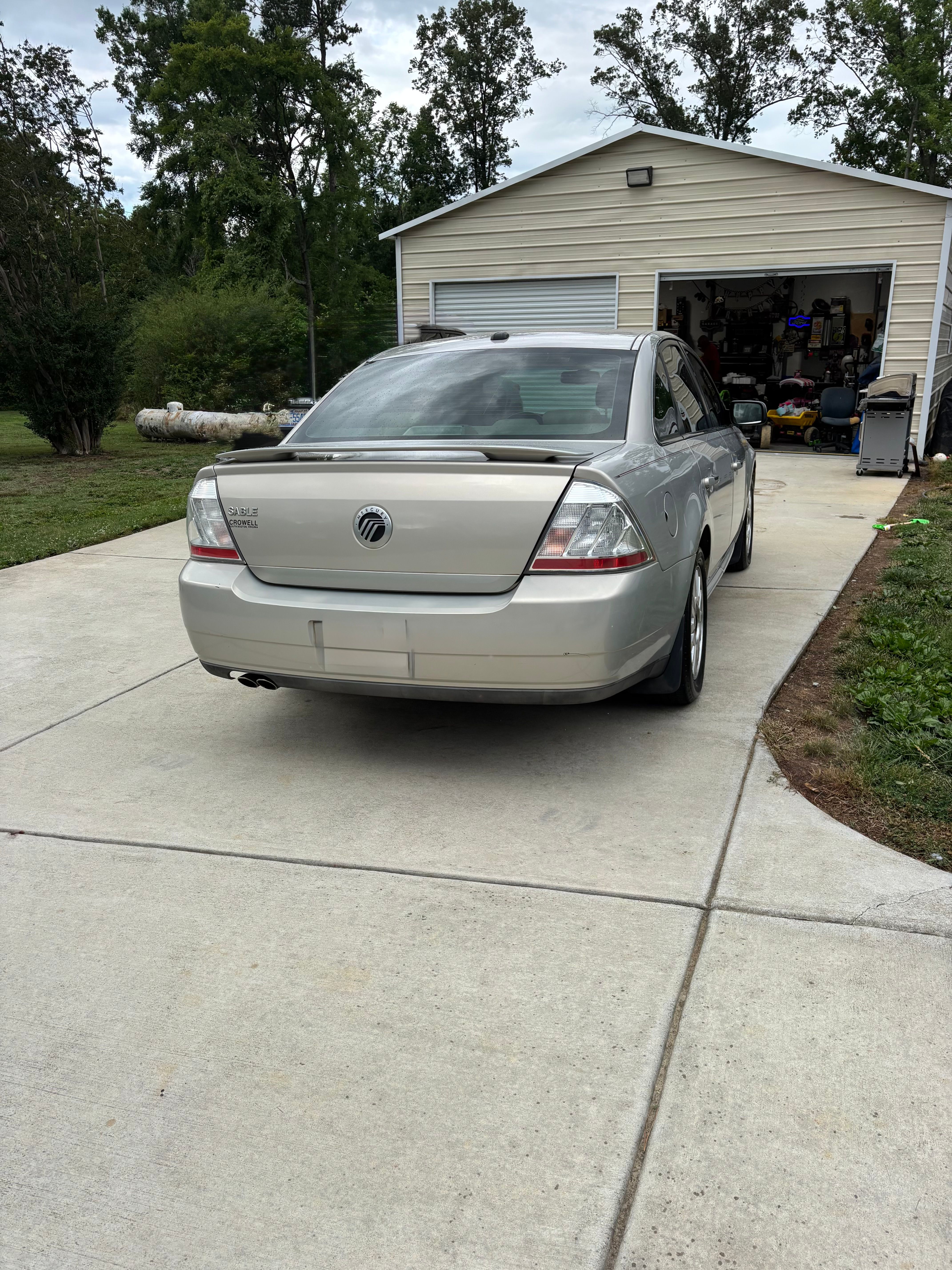 Used 2009 Mercury Sable Sedan FWD image 4