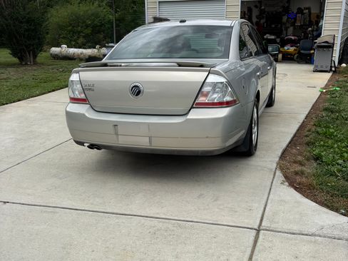 Used 2009 Mercury Sable Sedan FWD image 4