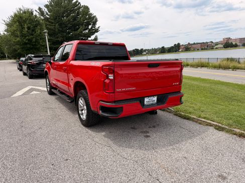 Used 2022 Chevrolet Silverado 1500 RST AWD/4WD image 2