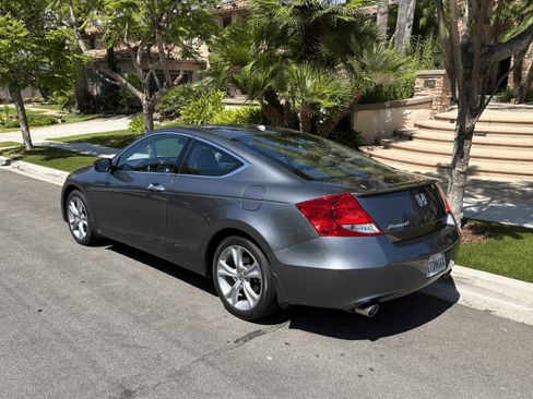 Used 2011 Honda Accord EX-L image 2