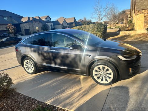 Used 2021 Tesla Model X Long Range image 5