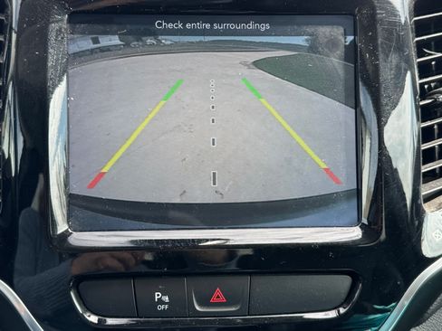 Used 2019 Jeep Cherokee Limited image 9