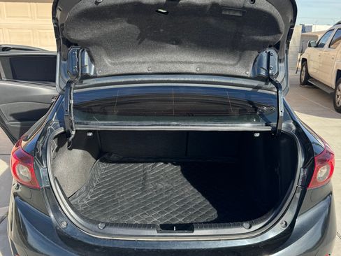 Used 2015 MAZDA MAZDA3 i Sport image 9