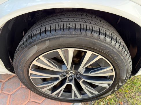 Used 2020 Volvo XC90 T6 Momentum w/ Protection Package Premier image 13