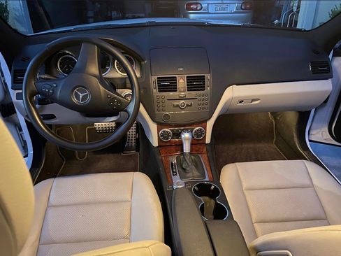 Used 2010 Mercedes-Benz C 300 Sedan image 6