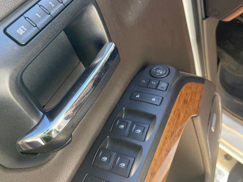 Used 2015 Chevrolet Silverado 2500 High Country w/ Duramax Plus Package image 19
