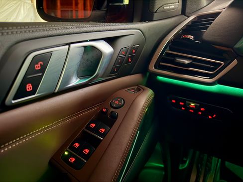 Used 2021 BMW X5 xDrive40i w/ M Sport Package image 20