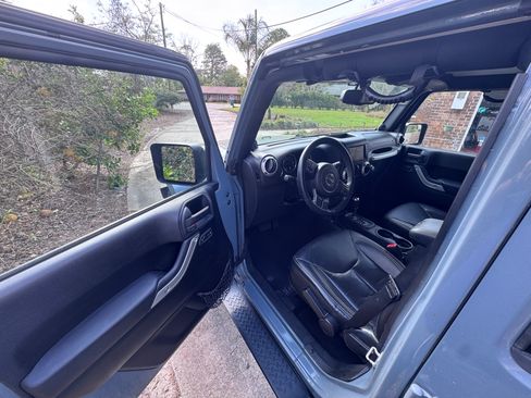 Used 2014 Jeep Wrangler Unlimited Sahara w/ Max Tow Package image 11