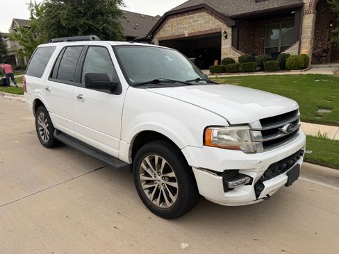 Used 2015 Ford Expedition XLT AWD/4WD image 5