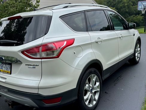 Used 2016 Ford Escape Titanium AWD/4WD image 2