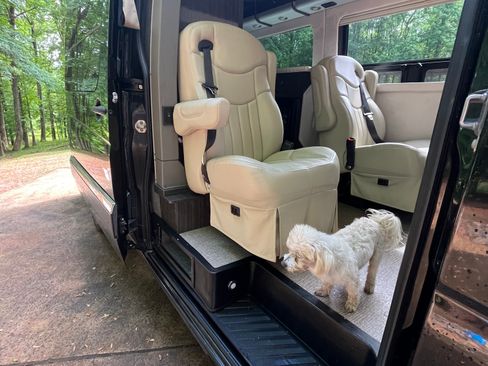 Used 2011 Mercedes-Benz Sprinter 3500 image 13