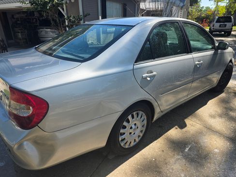 Used 2003 Toyota Camry XLE image 5