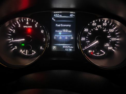 Used 2015 Nissan Rogue SV w/ SV Premium Package image 9