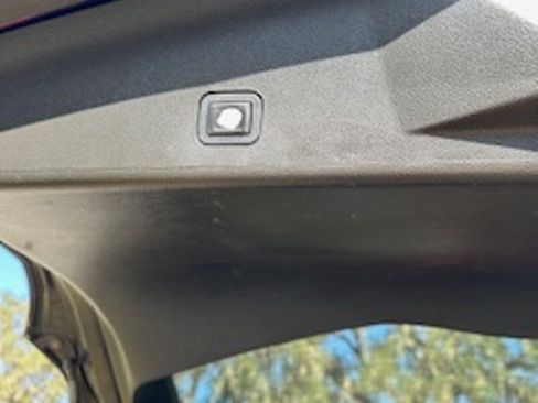 Used 2012 Cadillac SRX Luxury image 19