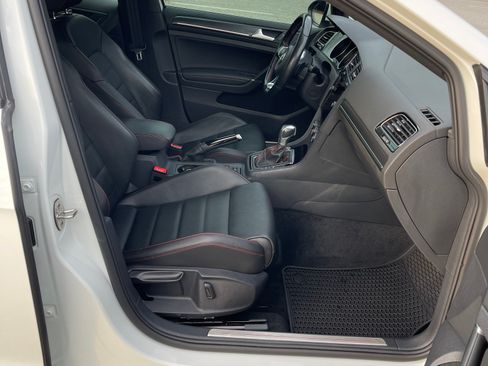 Used 2018 Volkswagen GTI Autobahn image 15