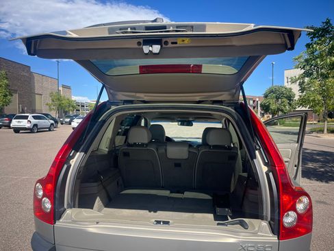Used 2004 Volvo XC90 T6 AWD/4WD image 8
