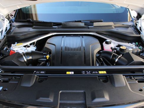 Used 2024 Land Rover Range Rover SE image 8