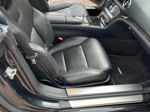 Used 2013 Mercedes-Benz SL 550 image 14