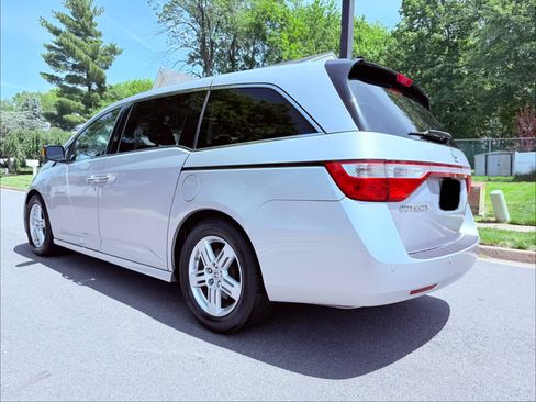 Used 2011 Honda Odyssey Touring Elite image 8