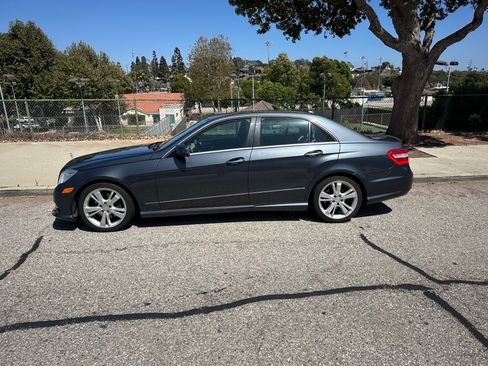 Used 2013 Mercedes-Benz E 350 Sedan image 1