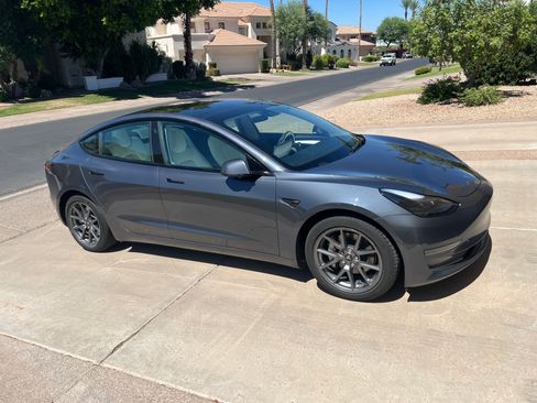 Used 2023 Tesla Model 3 Standard Range RWD image 8