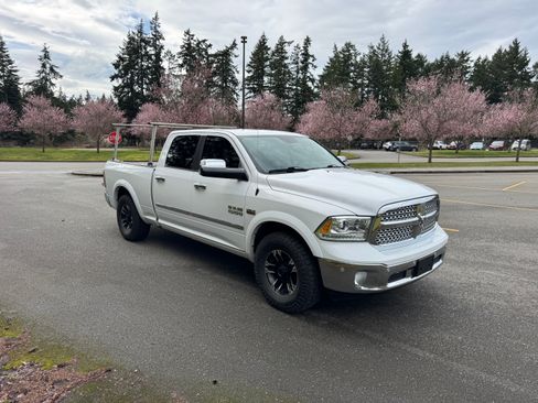 Used 2016 RAM 1500 Laramie w/ Convenience Group image 2