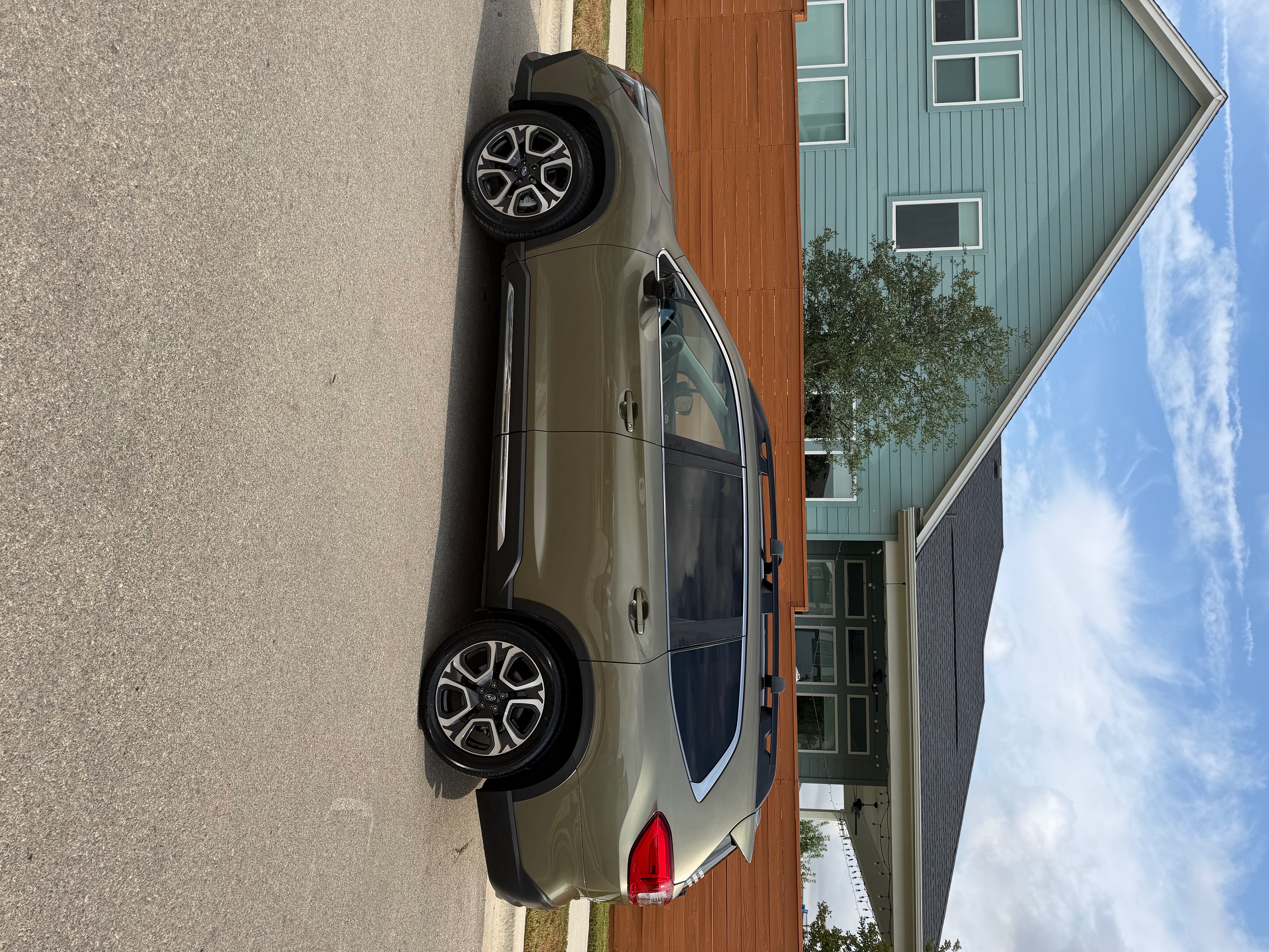 Used 2024 Subaru Ascent Limited w/ Technology Package AWD/4WD image 1