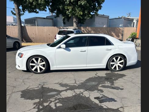 Used 2013 Chrysler 300 SRT8 w/ Harman Kardon Audio Group image 4