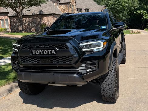 Used 2023 Toyota Tacoma TRD Pro AWD/4WD image 4