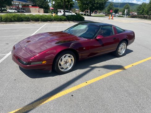 Used 1993 Chevrolet Corvette Coupe RWD image 16