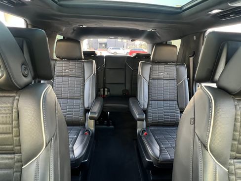 Used 2023 Cadillac Escalade Sport Platinum w/ LPO, ONYX Package AWD/4WD image 22