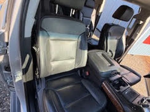 Used 2020 Chevrolet Suburban Premier image 11