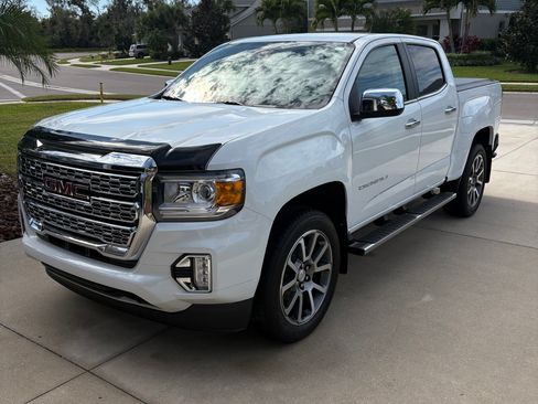 Used 2022 GMC Canyon Denali image 1