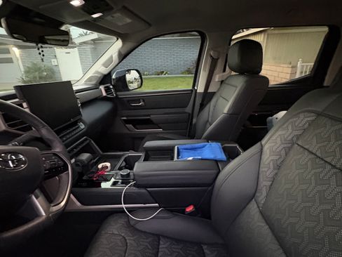 Used 2024 Toyota Tundra Limited image 8