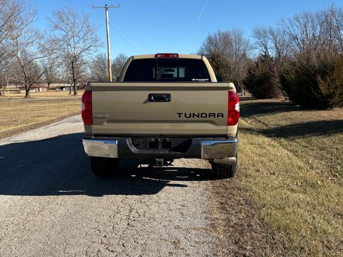 Used 2017 Toyota Tundra SR5 image 6