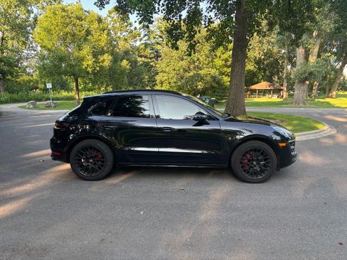 Used 2017 Porsche Macan GTS AWD/4WD image 25
