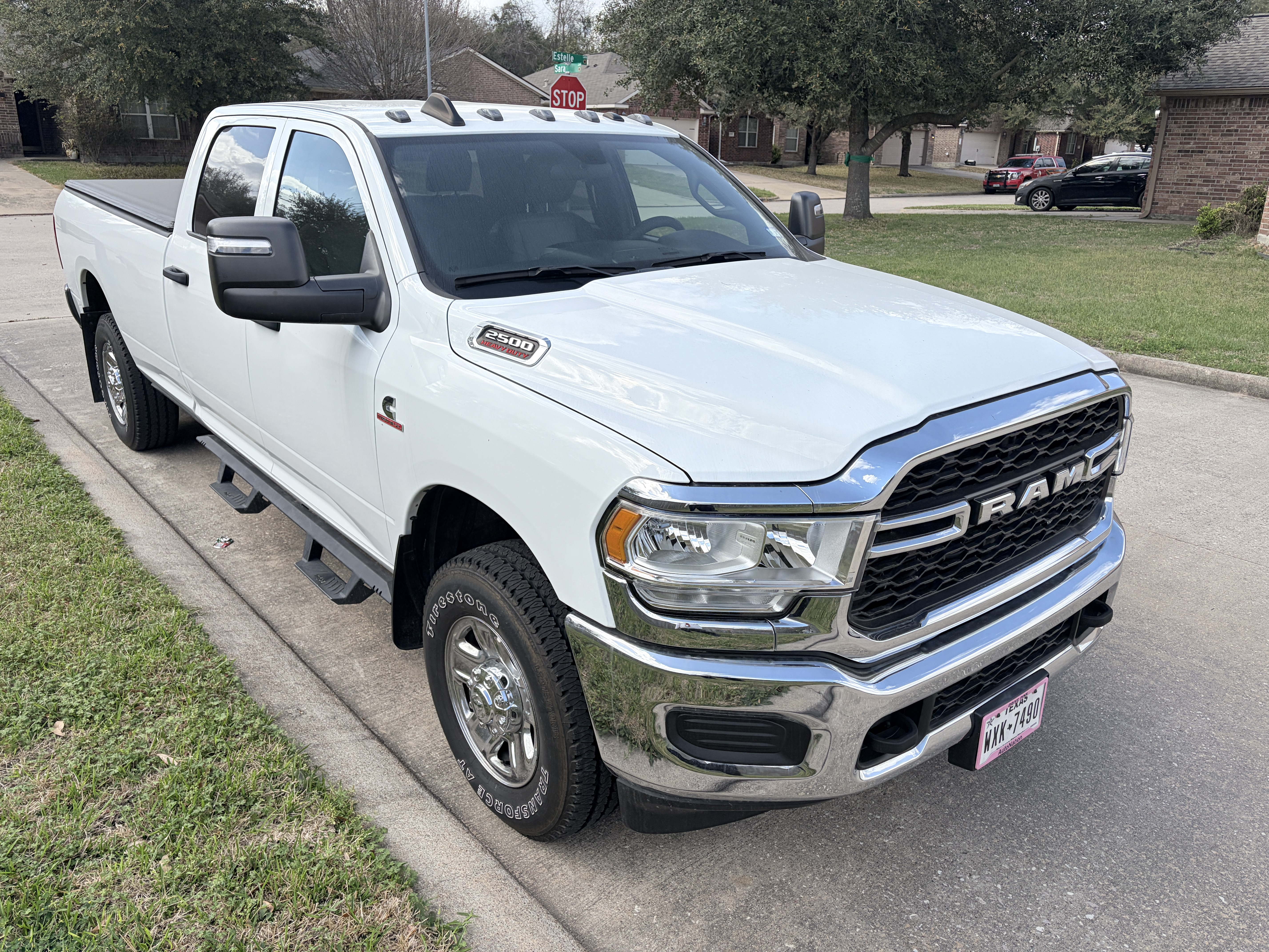 Used 2024 RAM 2500 Tradesman w/ Chrome Appearance Group AWD/4WD image 4