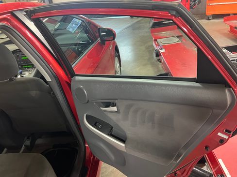 Used 2010 Toyota Prius Three image 10