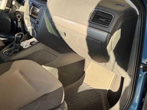 Used 2017 Volkswagen Jetta S image 10