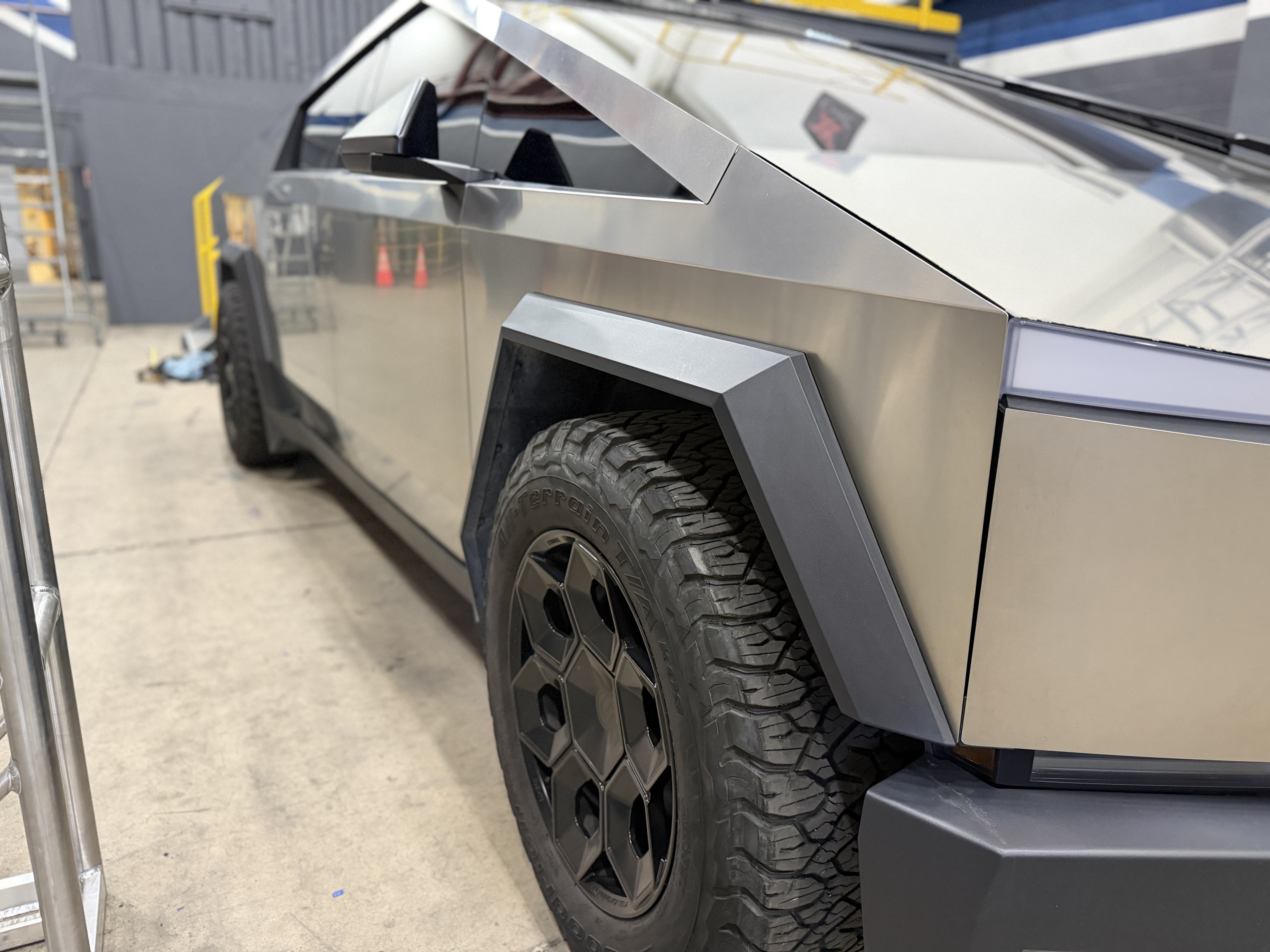 Used 2024 Tesla Cybertruck Cyberbeast AWD/4WD image 31