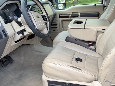 Used 2010 Ford F250 Lariat AWD/4WD image 13