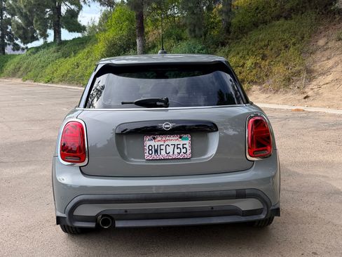Used 2022 MINI Cooper 4-Door Hardtop FWD image 8