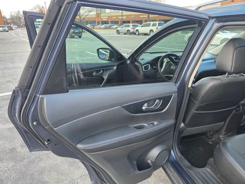 Used 2016 Nissan Rogue SL w/ SL Premium Package image 18