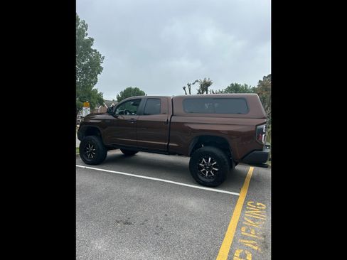 Used 2017 Toyota Tundra SR5 image 6